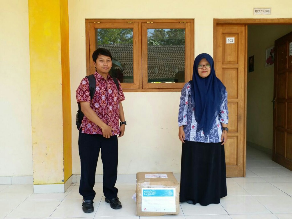 Serah Terima Drop Books untuk SD N Ngluwar 2